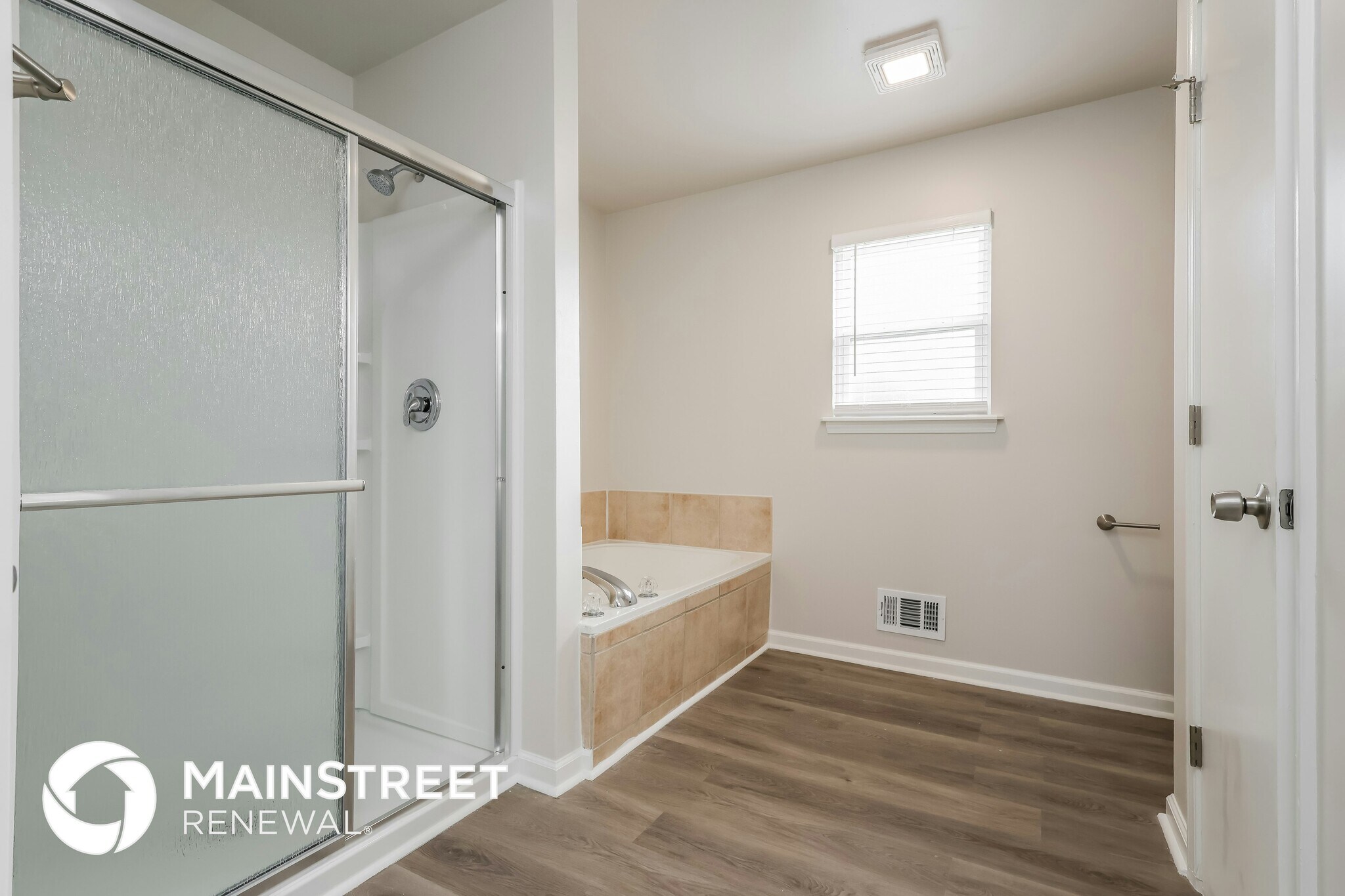 Building Photo - 10102 Spring Gate Dr