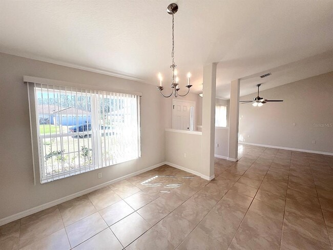 Building Photo - 9 Raemond Ln