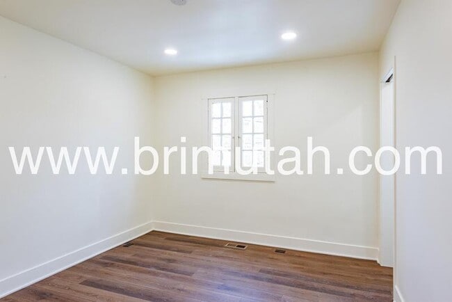 Building Photo - Noble Place 766 E. 800 S.