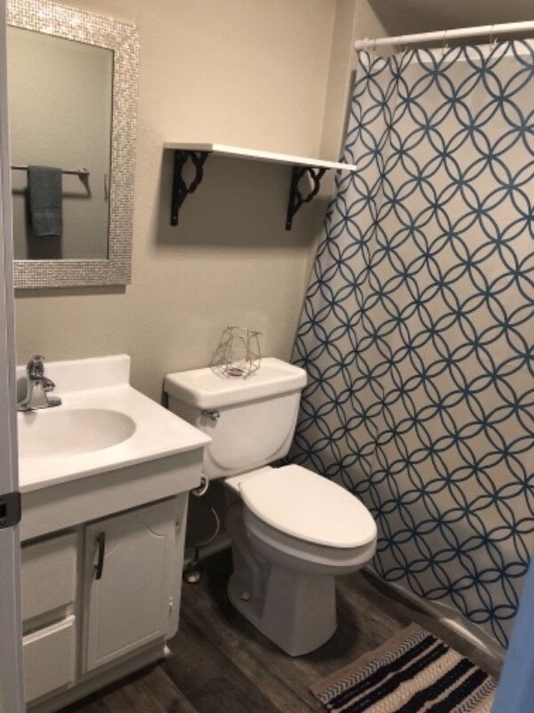 Building Photo - 1116 E Broadway St