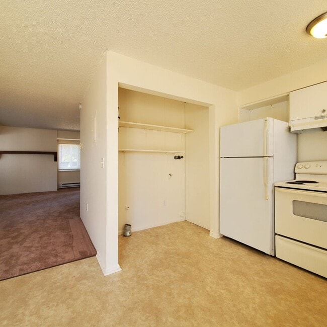 Building Photo - FG: 01010 E 35th