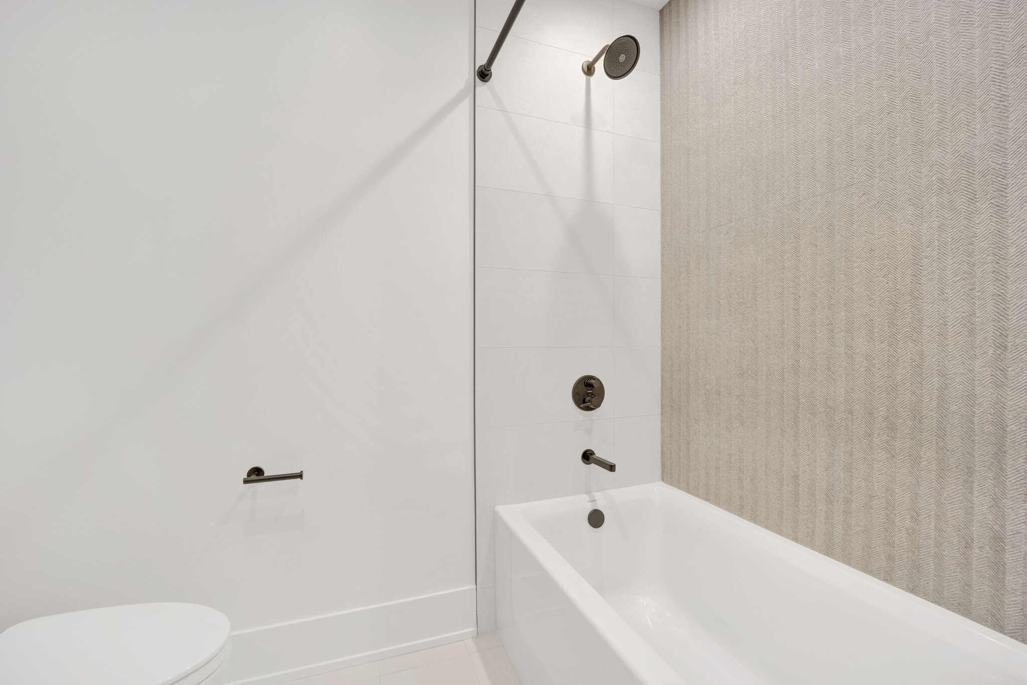 Building Photo - 4920 N Lincoln Ave