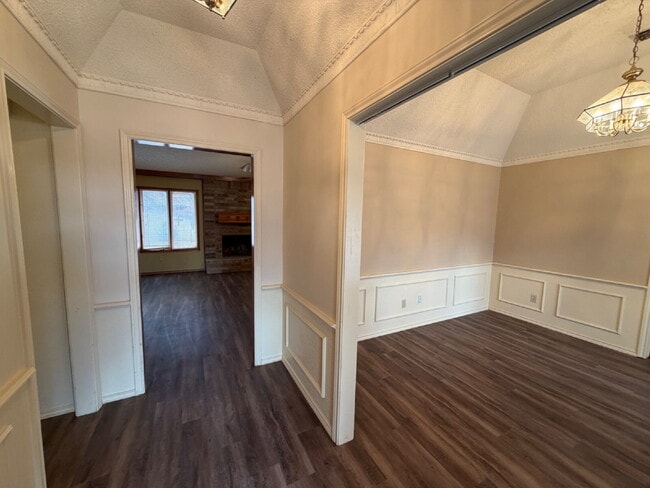 Building Photo - Beautiful 3-Bedroom Home in Quiet Neighborhood!