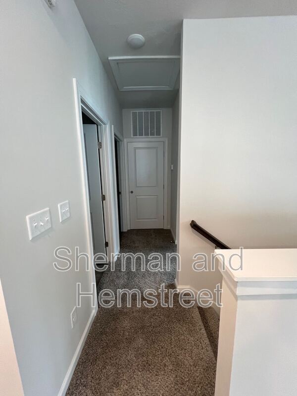 Building Photo - 5035 Mimosa Dr