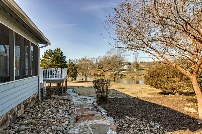 Building Photo - 131 Corn Tassel Shores