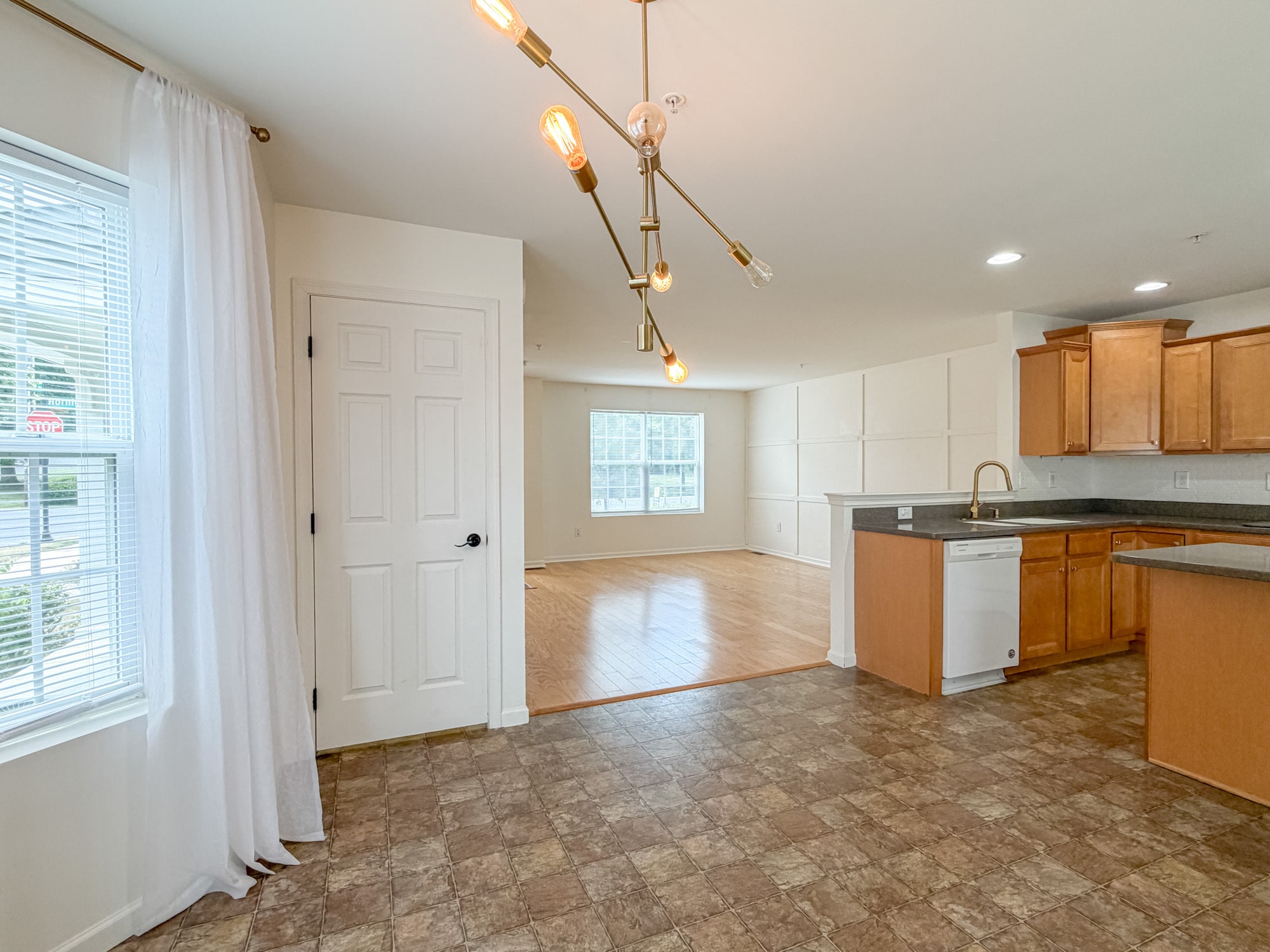 Building Photo - 900 Cadwell Ln
