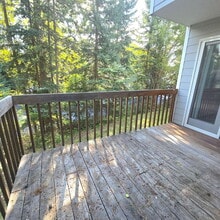 Building Photo - 2 Bedroom 2.5 bathroom near Golf Course