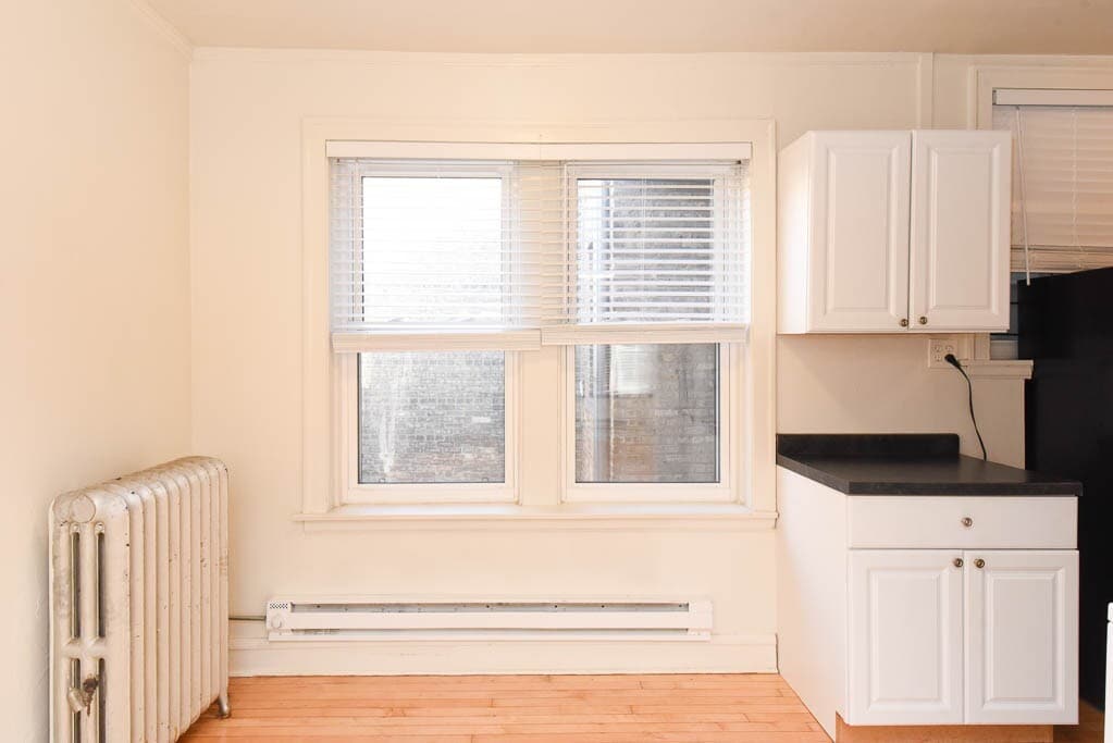 Building Photo - 1421 W Hutchinson St