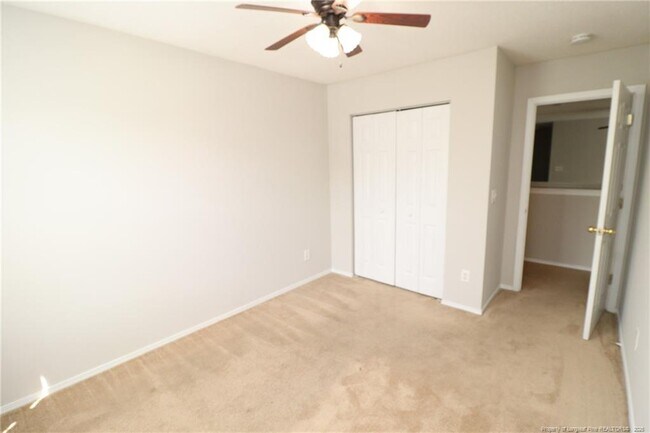 Building Photo - 5 Bellmore Ct