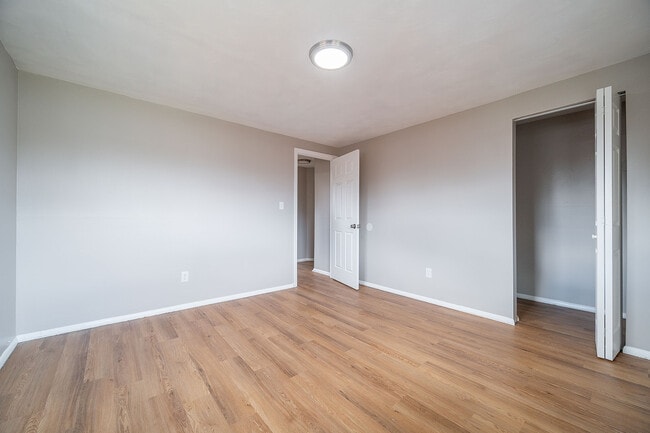 Building Photo - 1401 Lockbourne Rd