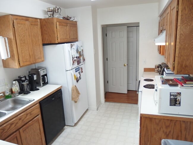 Building Photo - 4 Bedroom Condo on Northwood Drive