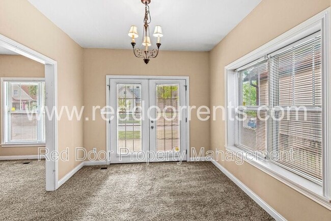 Building Photo - 714 N Tremont St