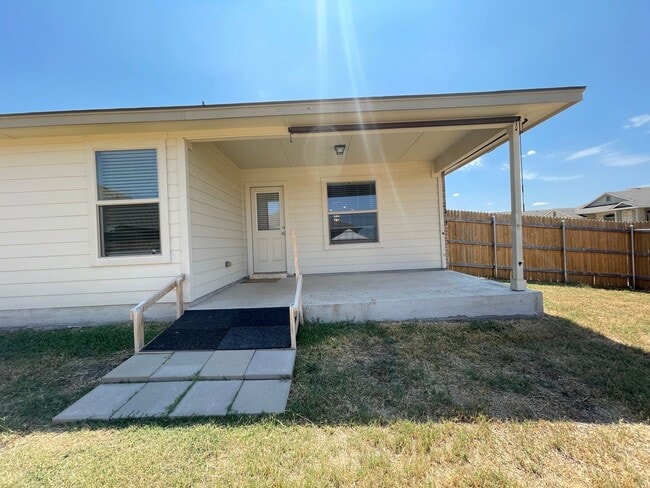 Building Photo - 301 Saddleback Trl