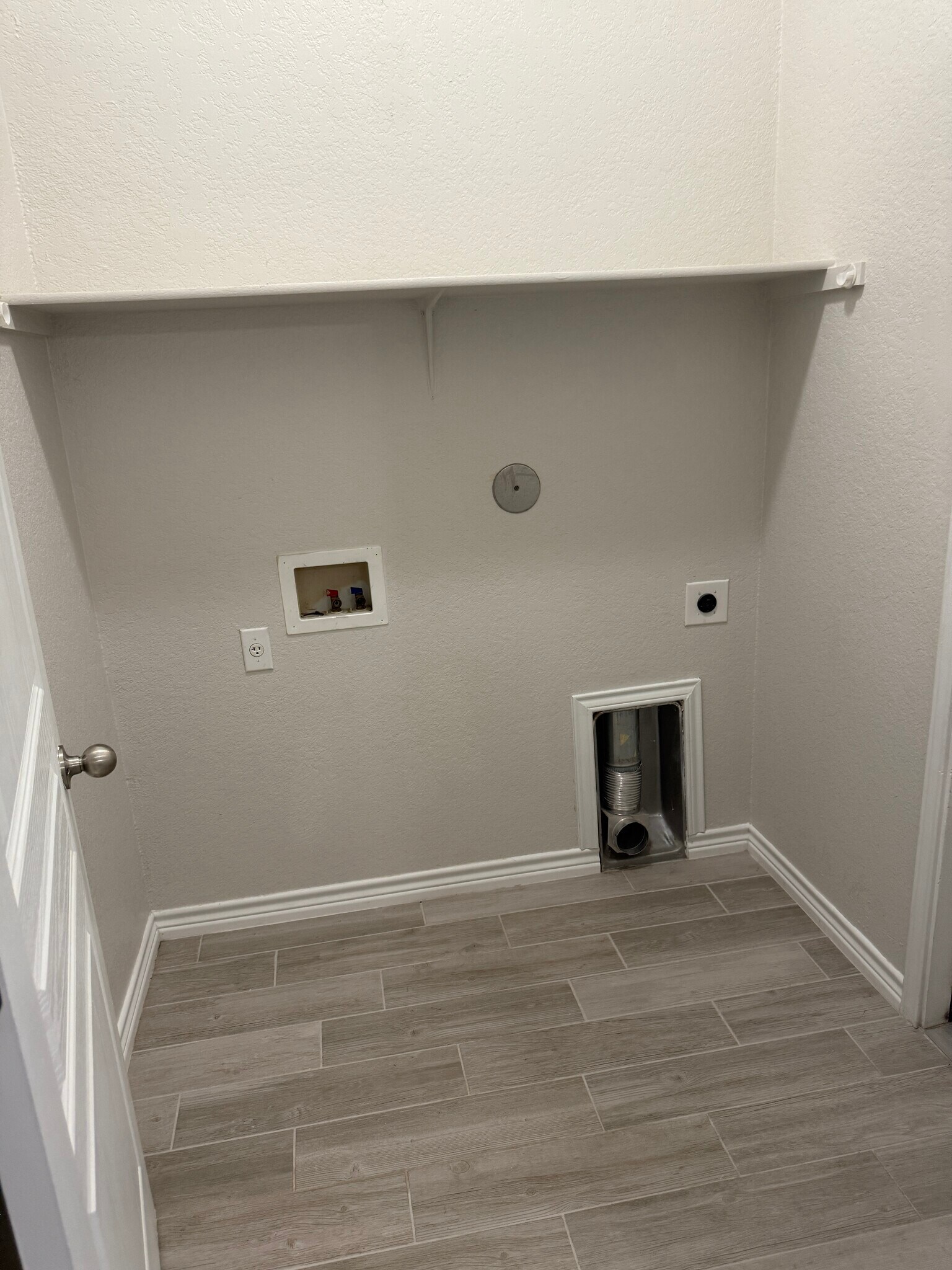 Building Photo - 1123 Neuberry Cliffe