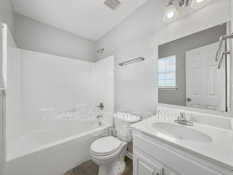 Building Photo - 1437 Crandon Dr