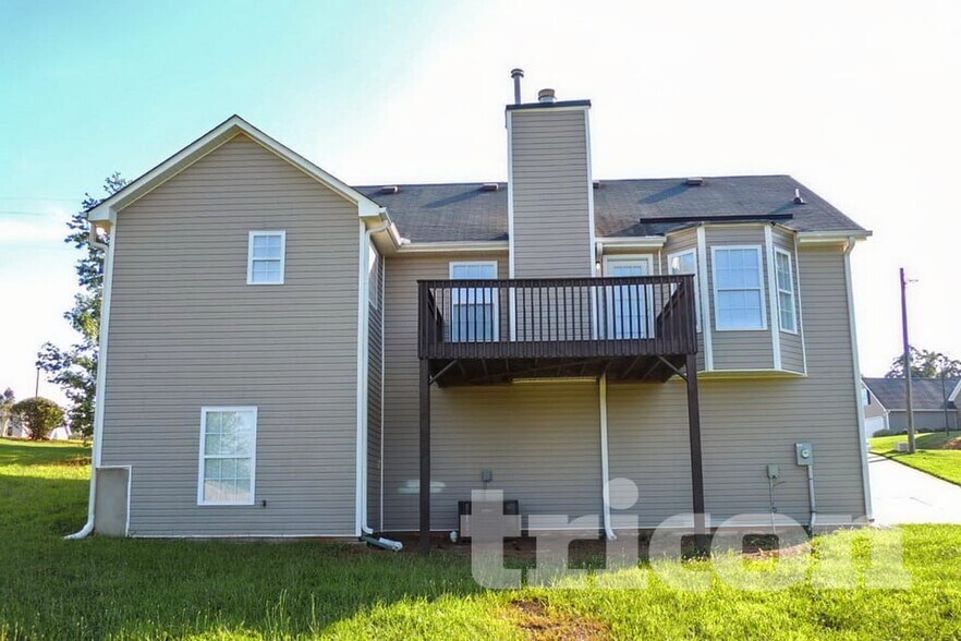 Building Photo - 9665 Poole Rd