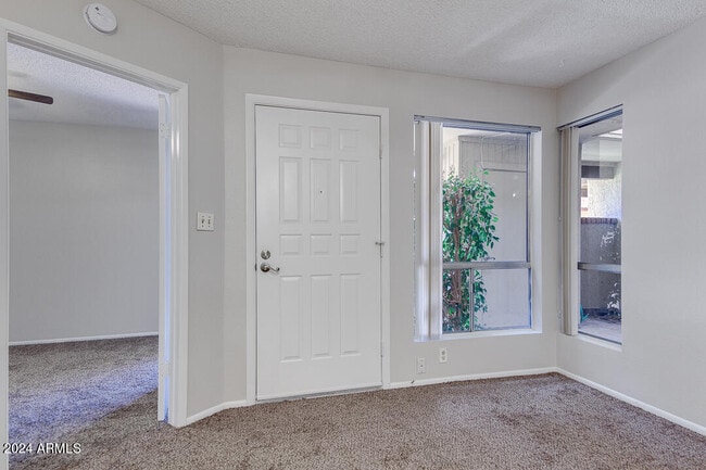 Building Photo - 195 N Cottonwood St