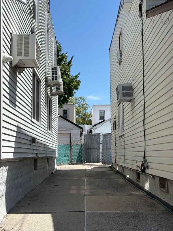 Building Photo - 3233 200 Street