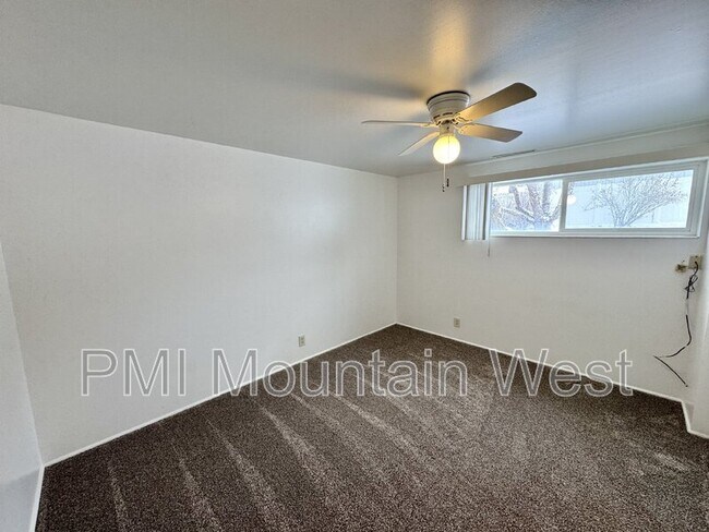 Building Photo - 4927 W Pavant Ave