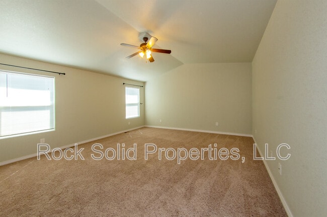 Building Photo - 1031 Old Town Ln