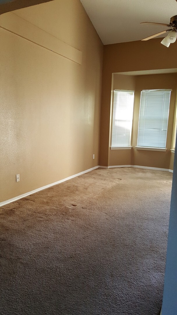 Building Photo - Best  Deal In El Paso Rentals!!