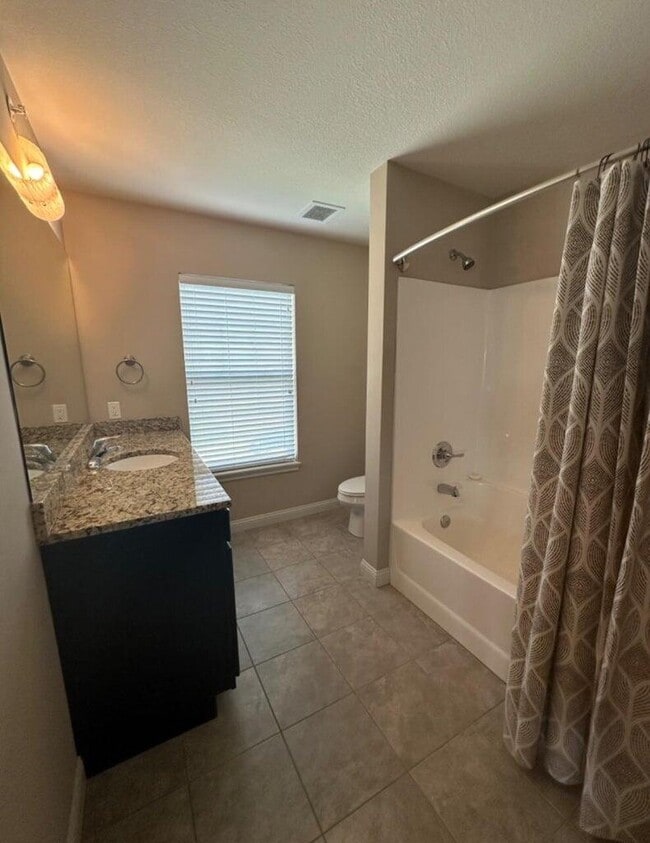 Building Photo - 2212 Chapel Hill Rd