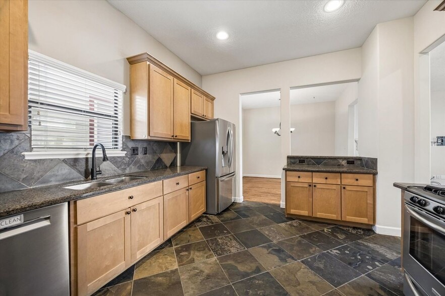 Building Photo - 5811 Maxie St