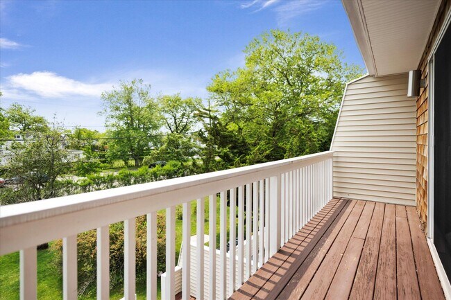 Building Photo - 188 Main St