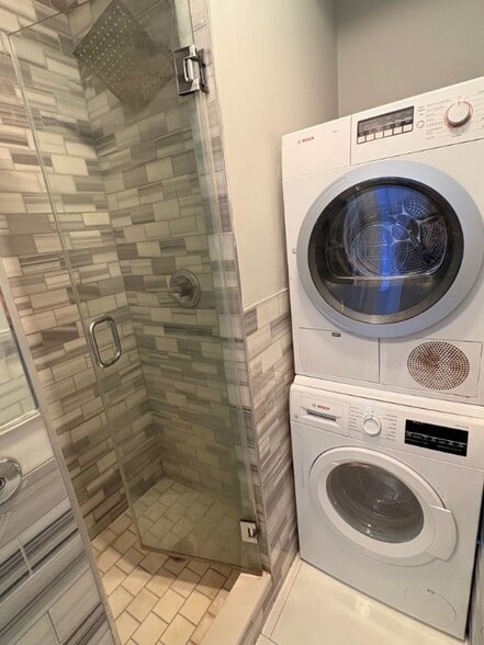 Building Photo - 416 E 13th St