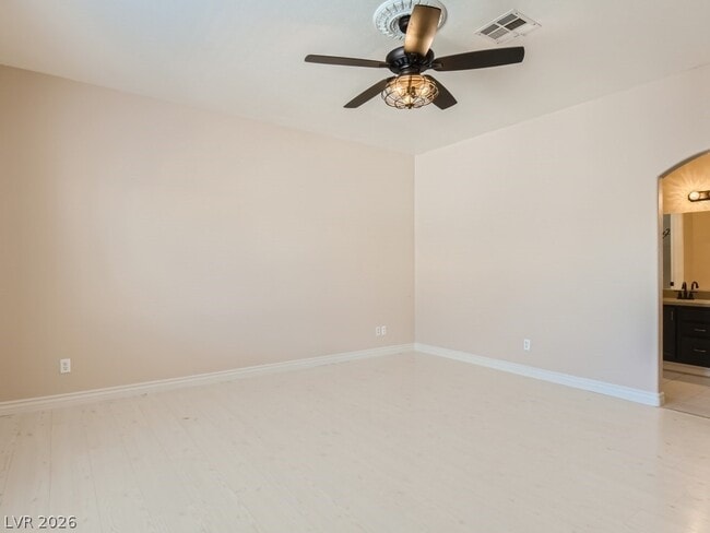 Building Photo - 6905 Squaw Mountain Dr