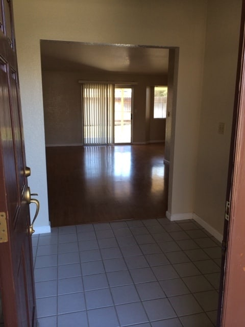 Building Photo - 384 Chestnut St