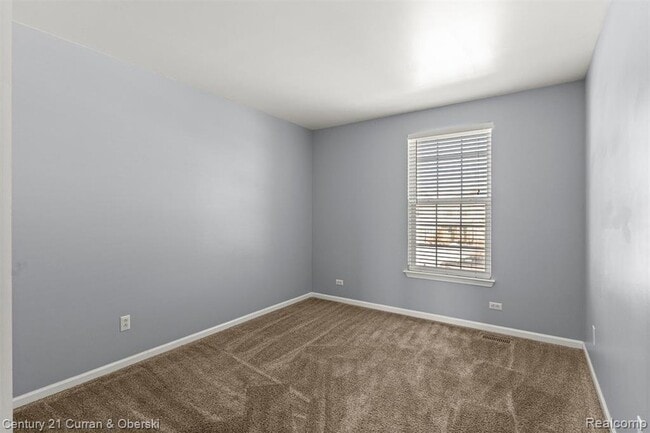 Building Photo - 7164 Richmond Dr