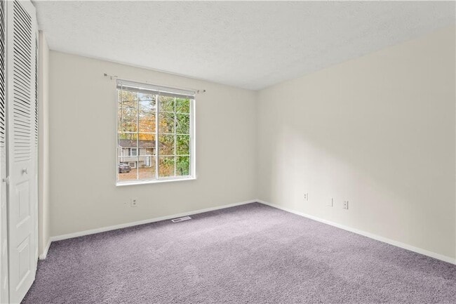 Building Photo - 2116 Scarbrough Rd