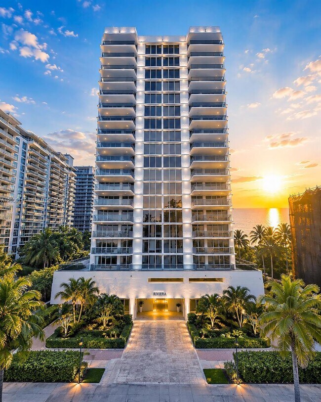 Building Photo - 2401 Collins Ave