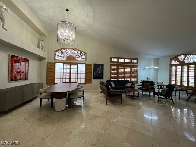 Building Photo - 8350 Campana Dr