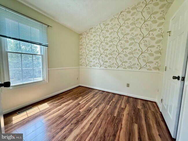 Building Photo - 2443 Warm Spring Way
