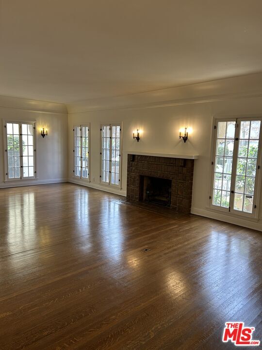 Building Photo - 326 N Orange Dr