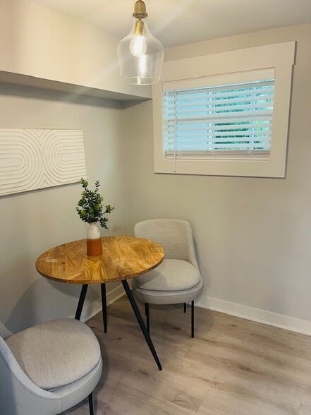 Dining Area - 224 Columbus Dr