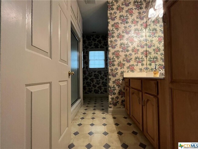 Building Photo - 808 Rose Way