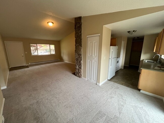 Building Photo - 18950 NW Shadow Ln