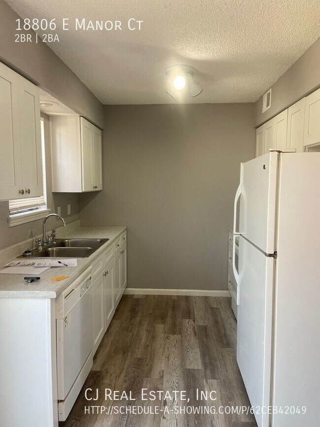 Building Photo - 18806 Manor Dr