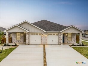 Building Photo - 5103 Rose Petal Ct