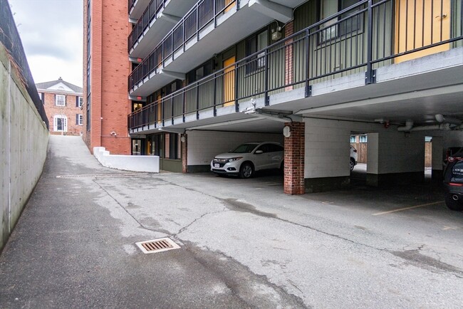 Building Photo - 345 Harvard St