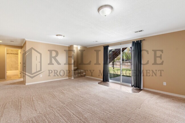Building Photo - 5911 Hartford Dr