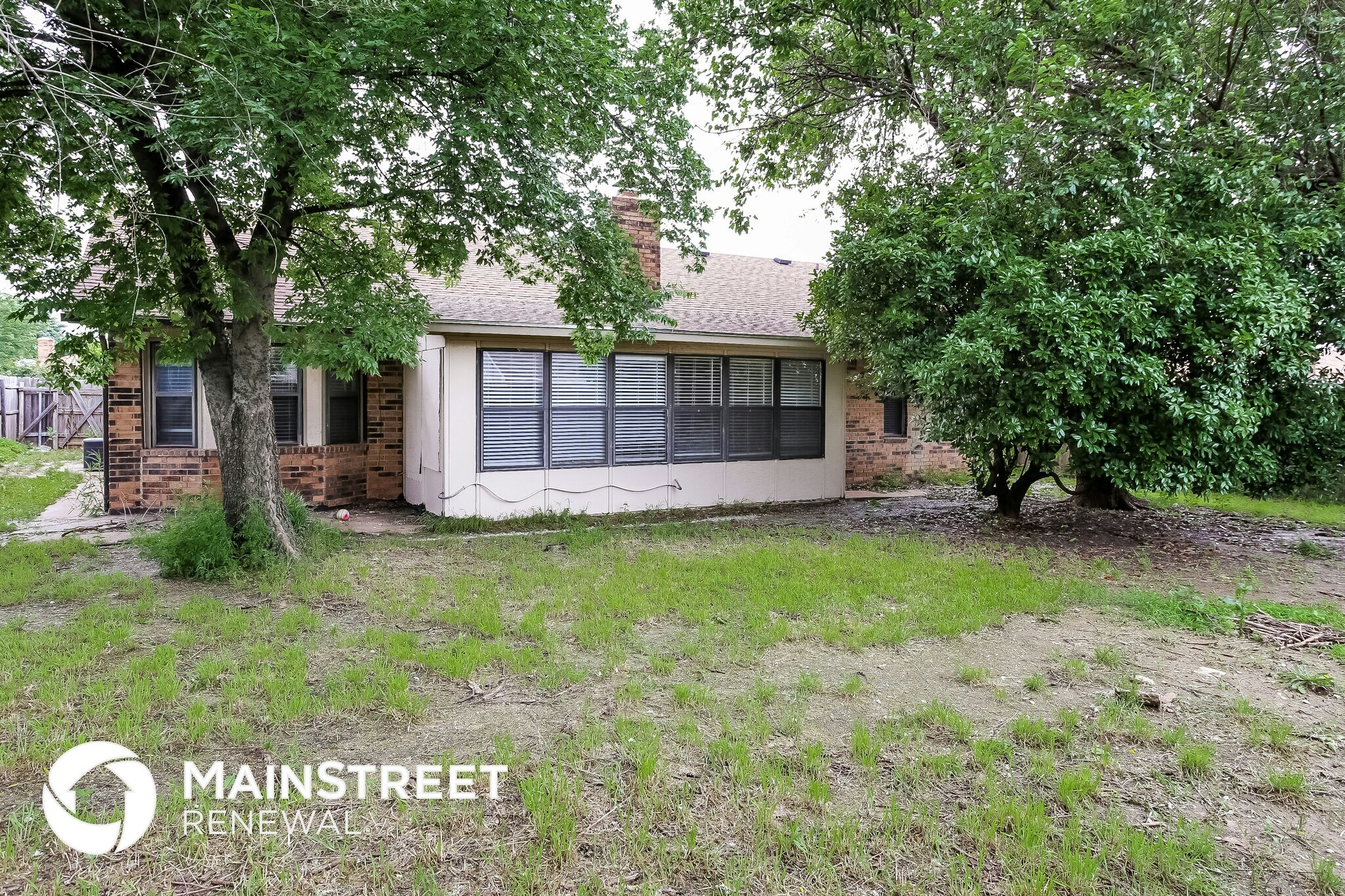 Building Photo - 1124 N Patterson Dr