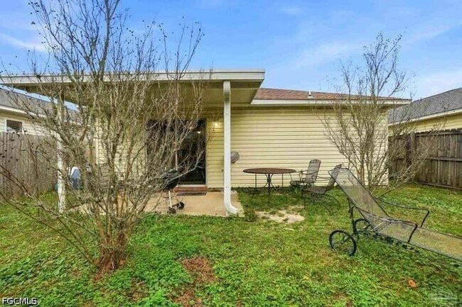 Building Photo - 1060 Antigua Cir