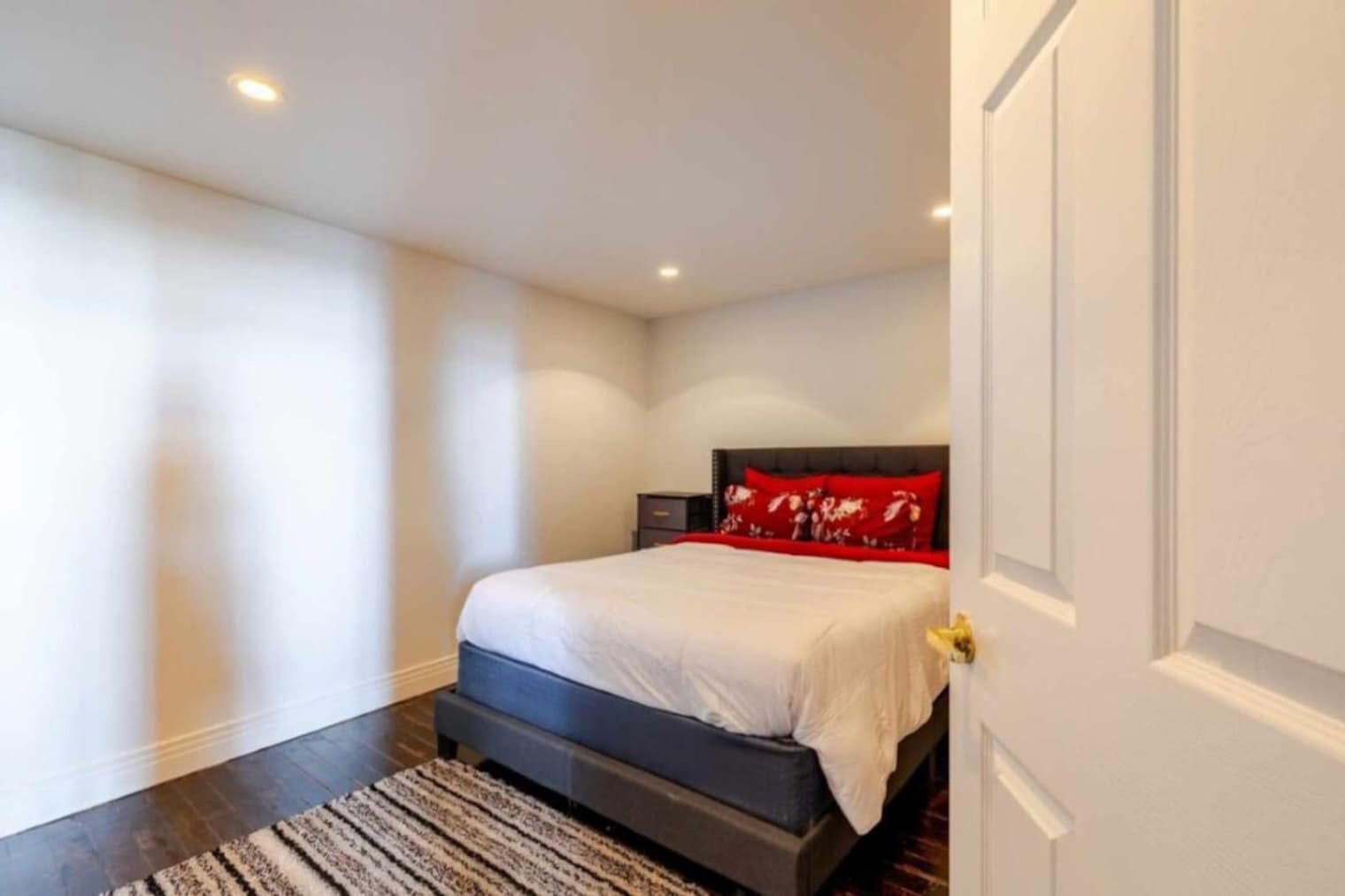 Building Photo - 226 Mt Elliott St