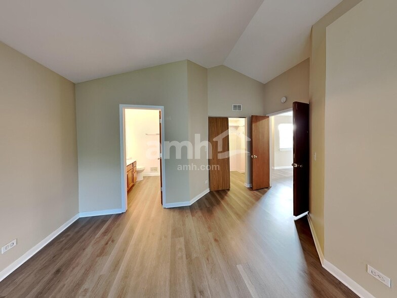 Building Photo - 2387 N Lancaster Ln