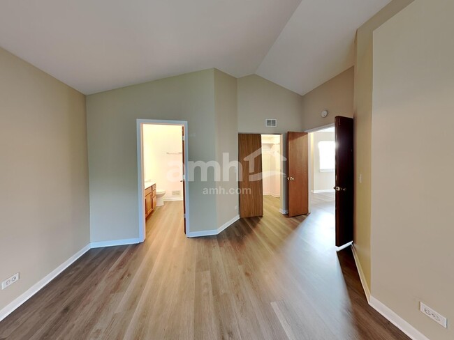 Building Photo - 2387 N Lancaster Ln
