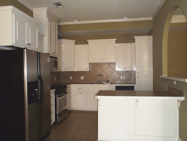 Building Photo - Shenandoah area 3BR/2BA house with dbl garage